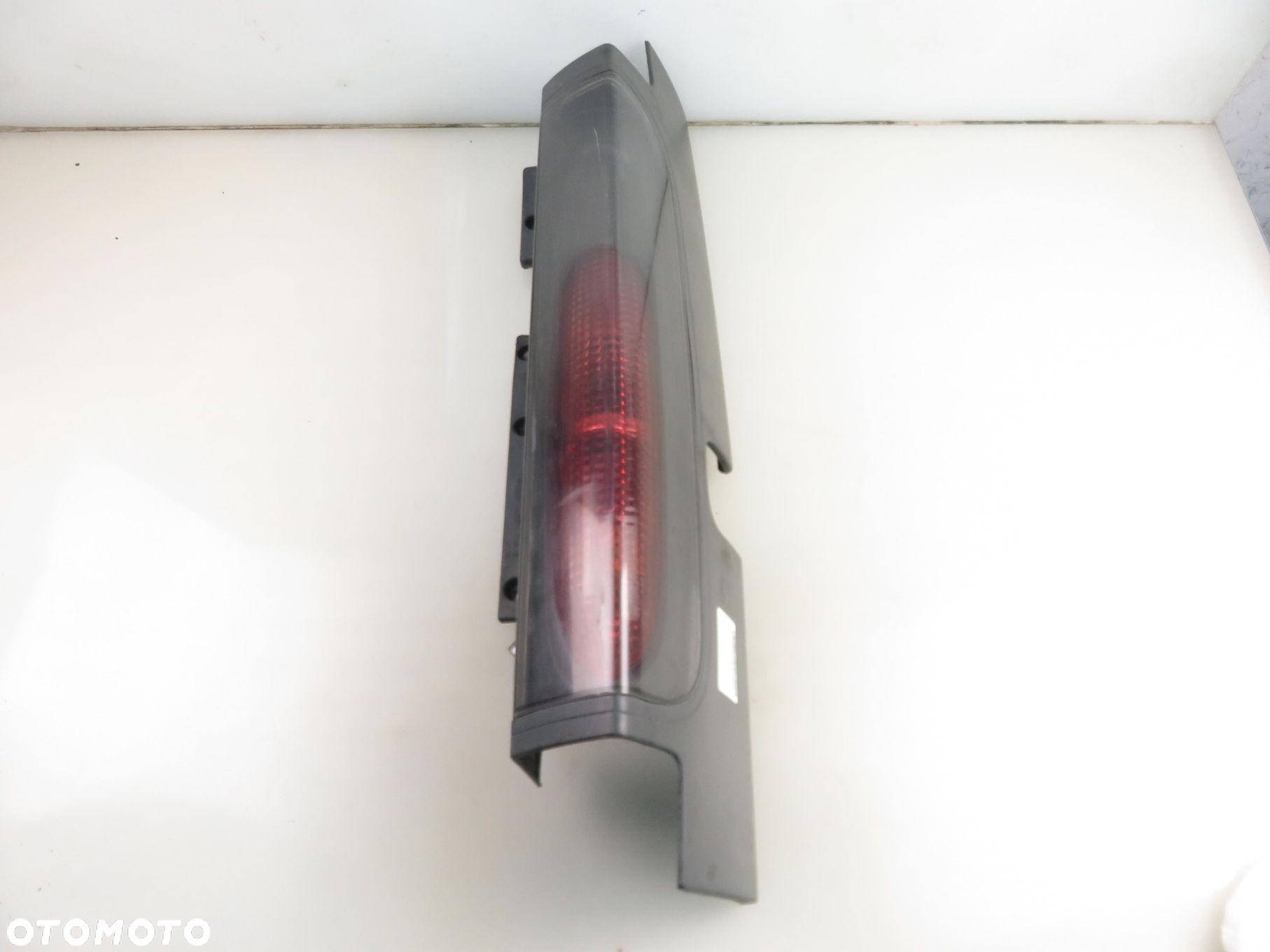 LAMPA PRAWA TYLNA OPEL VIVARO A (01-06-14) - 14