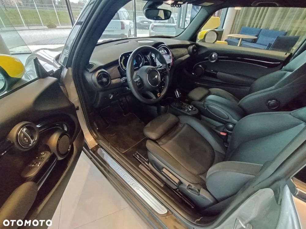 MINI Cooper SE Electric Trim - 18