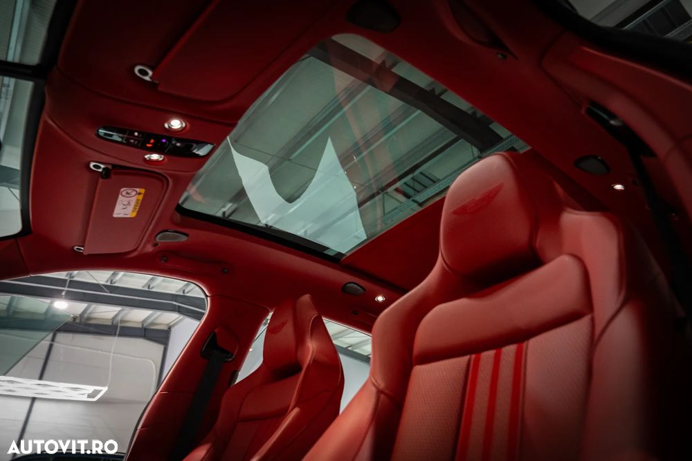 Aston Martin DBX - 5