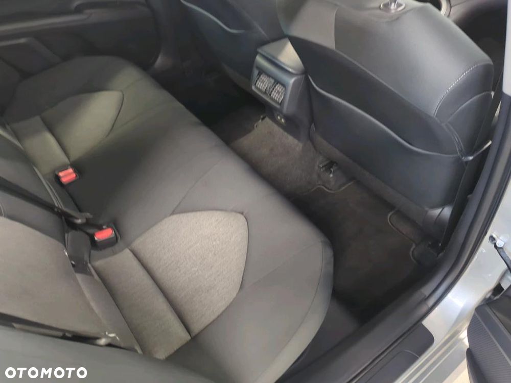 Toyota Camry - 14