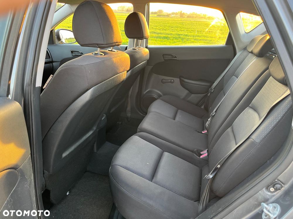 Hyundai i30 1.4 Base + - 36