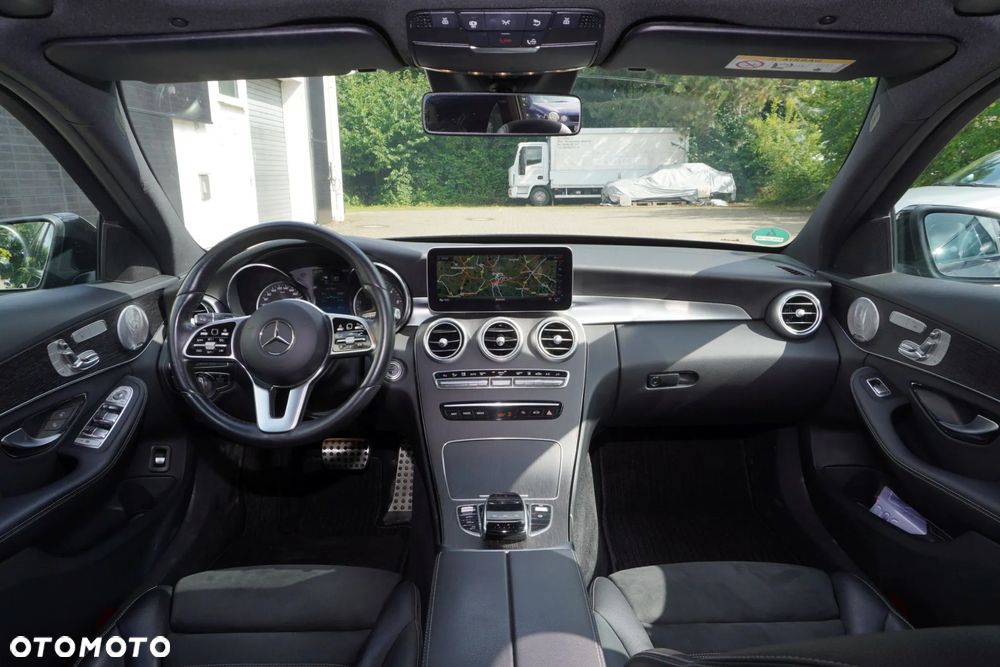 Mercedes-Benz Klasa C 300 de 9G-TRONIC - 28