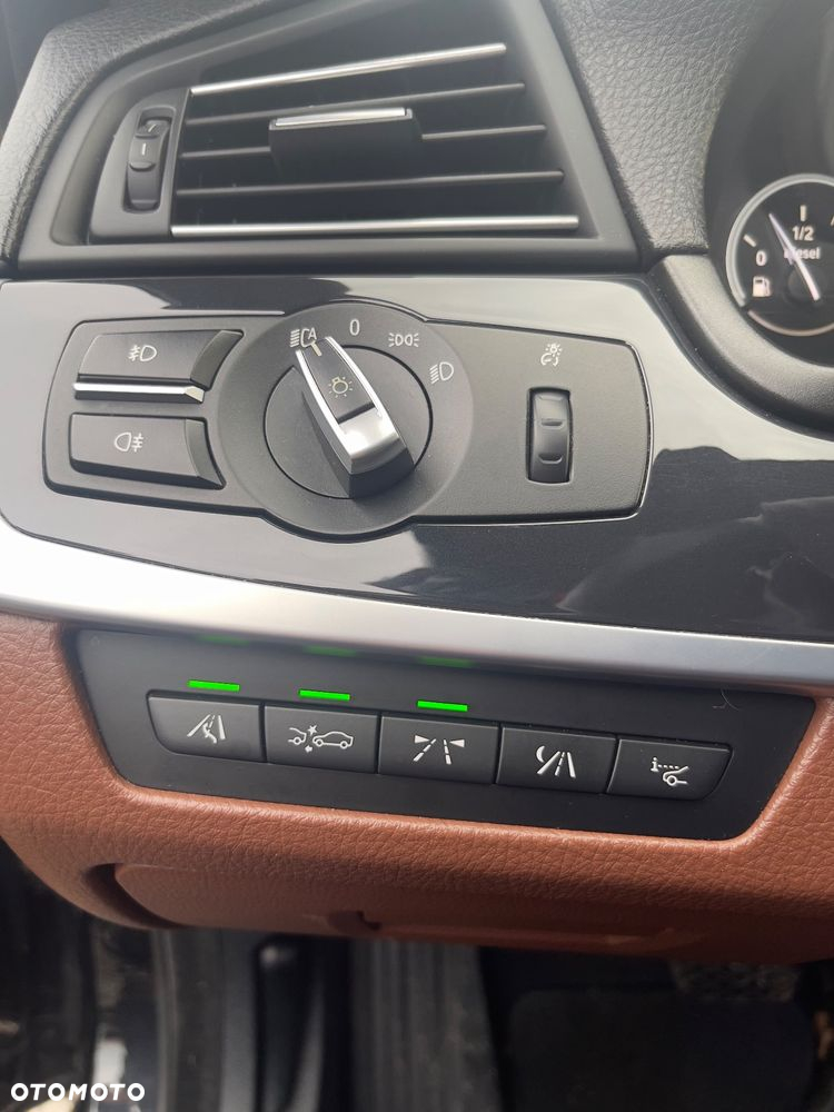 BMW Seria 5 525d xDrive - 10