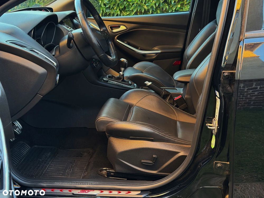 Ford Focus 2.0 EcoBoost ST-2 - 19