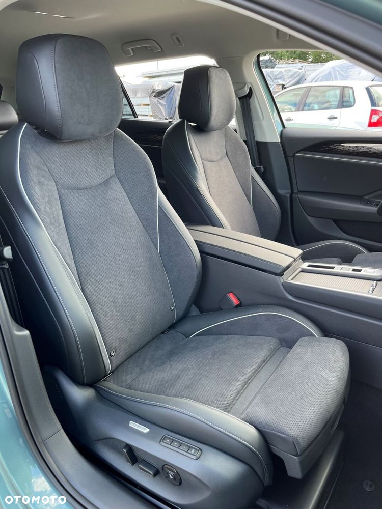 Volkswagen Passat Variant 1.5 TSI ACT mHEV Elegance DSG - 11