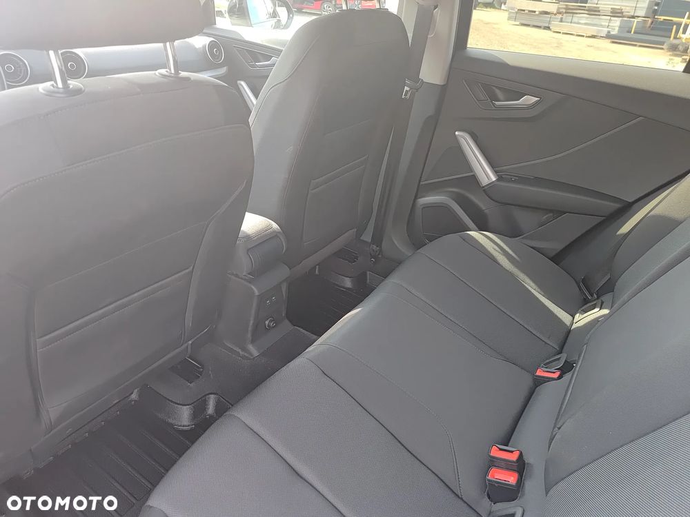 Audi Q2 35 TDI S tronic sport - 26