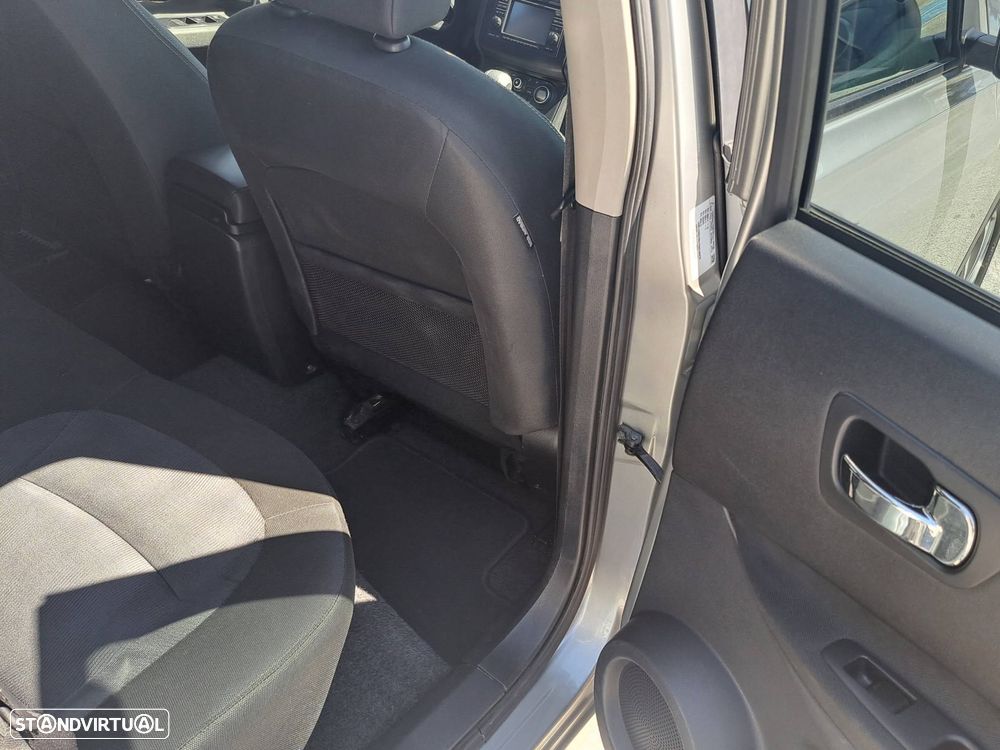 Nissan Qashqai 2.0 dCi 4 x 4 DPF Aut tekna - 24