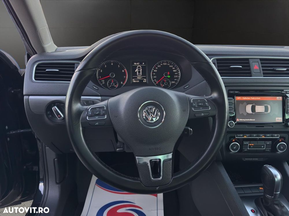 Volkswagen Jetta - 6