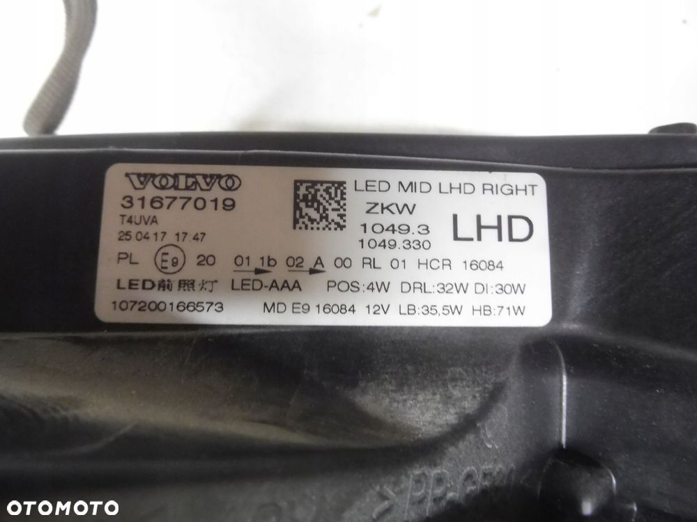 volvo xc40 v40 lampa full led prawa - 5