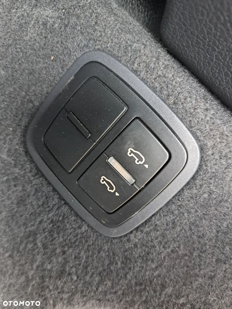 Porsche Macan Turbo PDK - 24