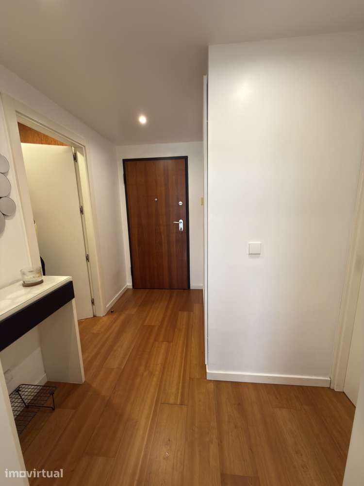 Apartamento T1 com varanda e garagem em Paranhos - Grande imagem: 5/24