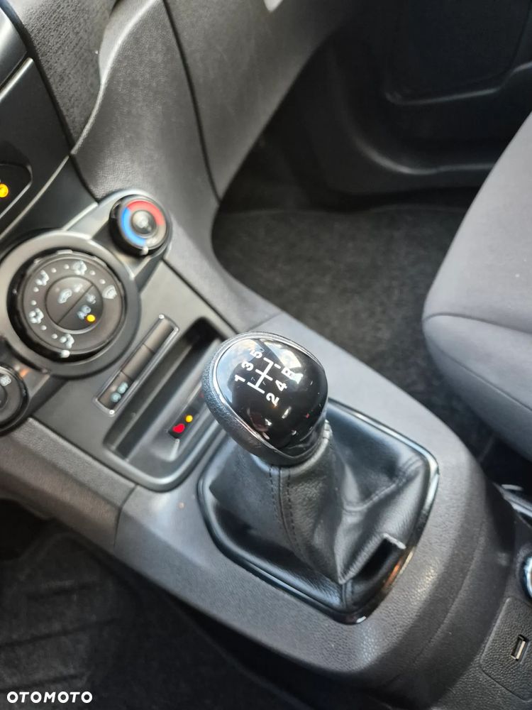 Ford Fiesta 1.0 EcoBoost Titanium - 25