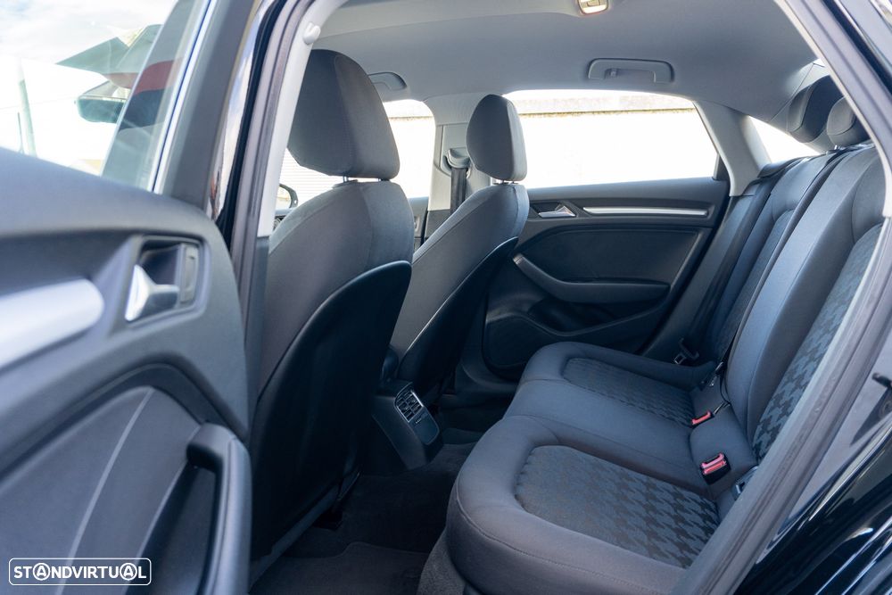 Audi A3 Limousine 1.6 TDI S-line - 25