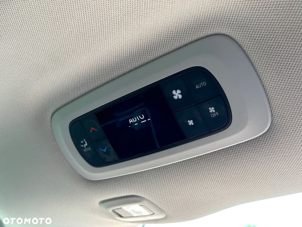 Chrysler Pacifica - 32