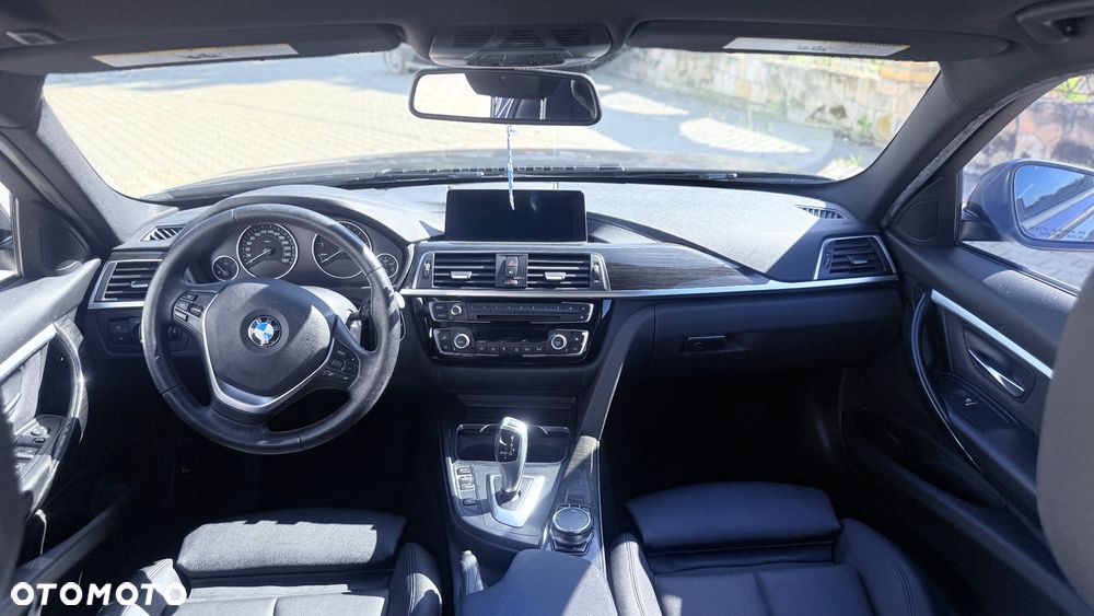 BMW Seria 3 330i xDrive Sport Line - 12