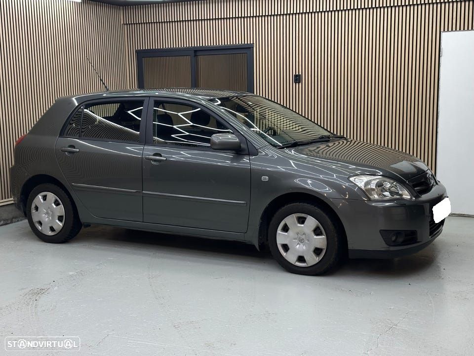 Toyota Corolla - 2