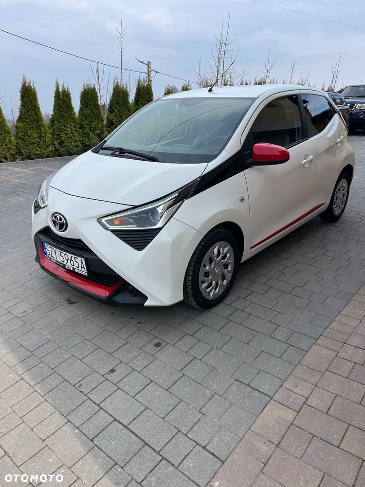 Toyota Aygo x-play connect - 2