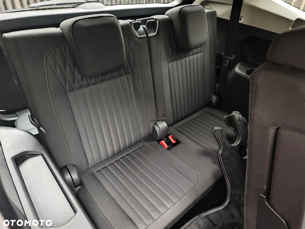 Volkswagen Tiguan - 13