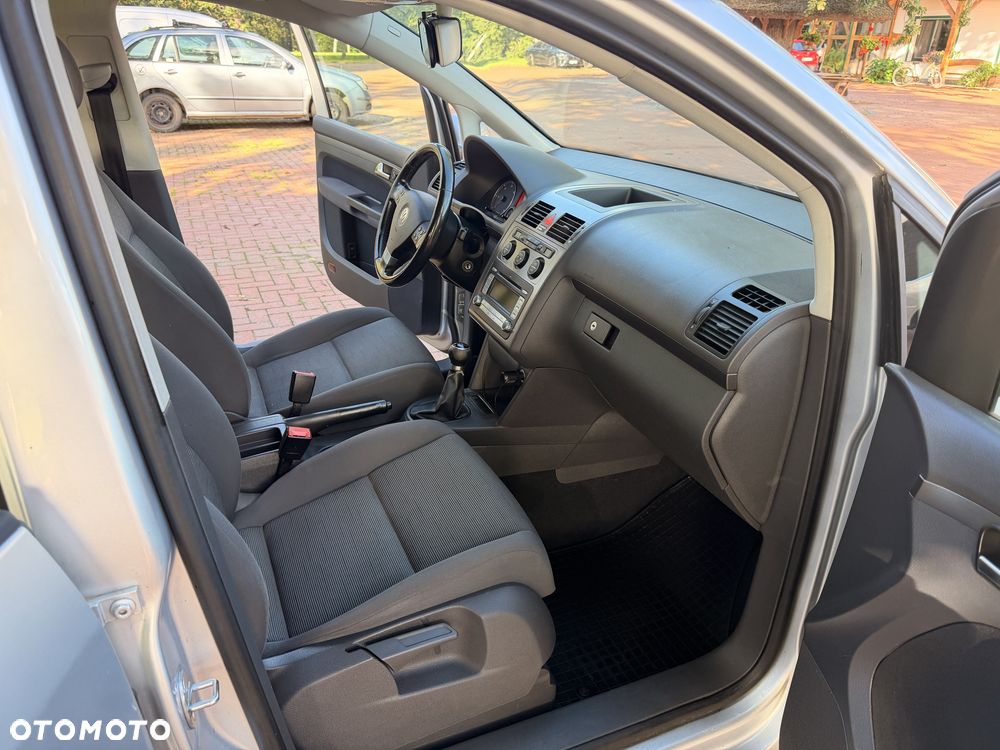 Volkswagen Touran - 6