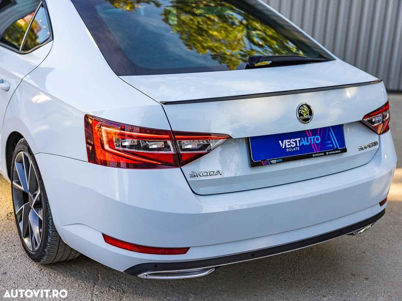 Skoda Superb 2.0 TDI DSG Sportline - 38