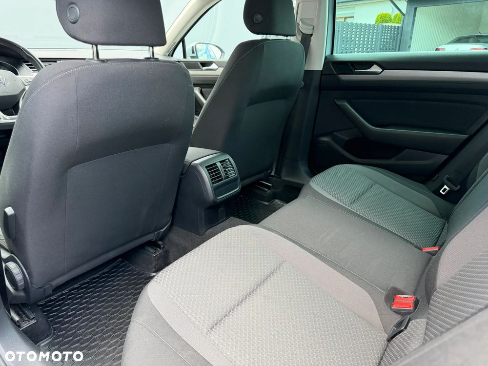 Volkswagen Passat 2.0 TDI EVO Essence - 24