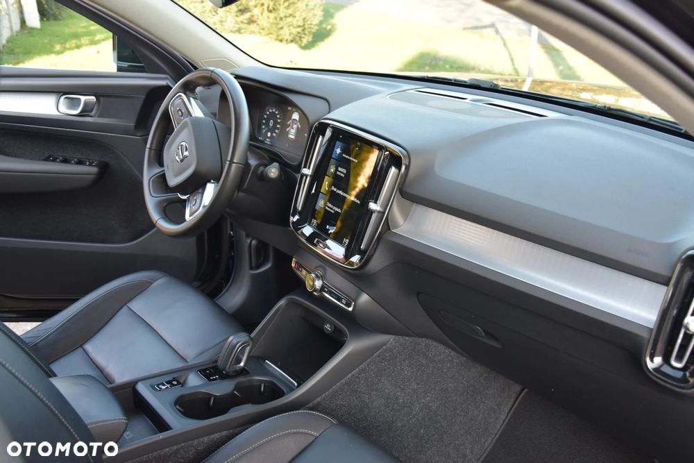 Volvo XC 40 T5 Twin Engine DKG Momentum Pro - 17