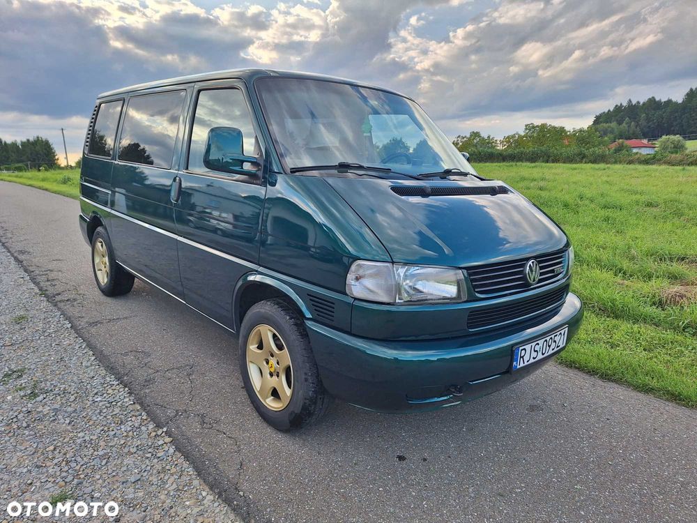 Volkswagen Caravelle - 2