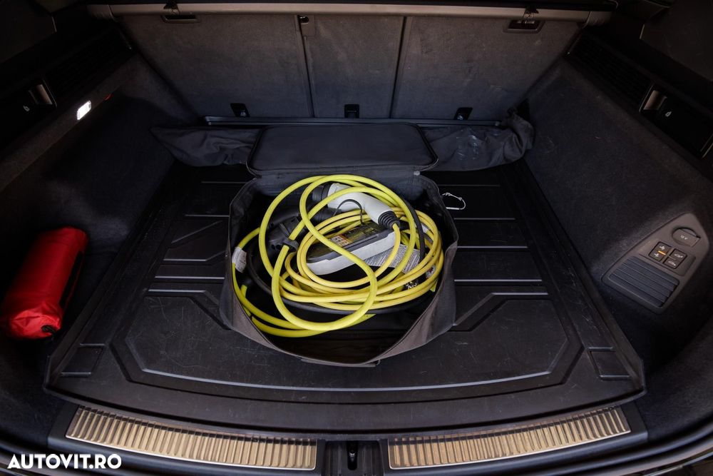 Volkswagen Touareg V6 TSI eHybrid PHEV R - 39