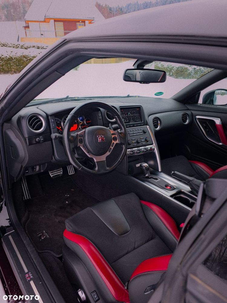 Nissan GT-R - 7