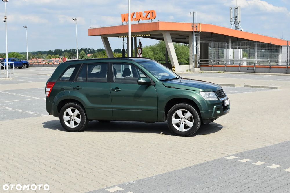Suzuki Grand Vitara 2.0 De luxe - 18