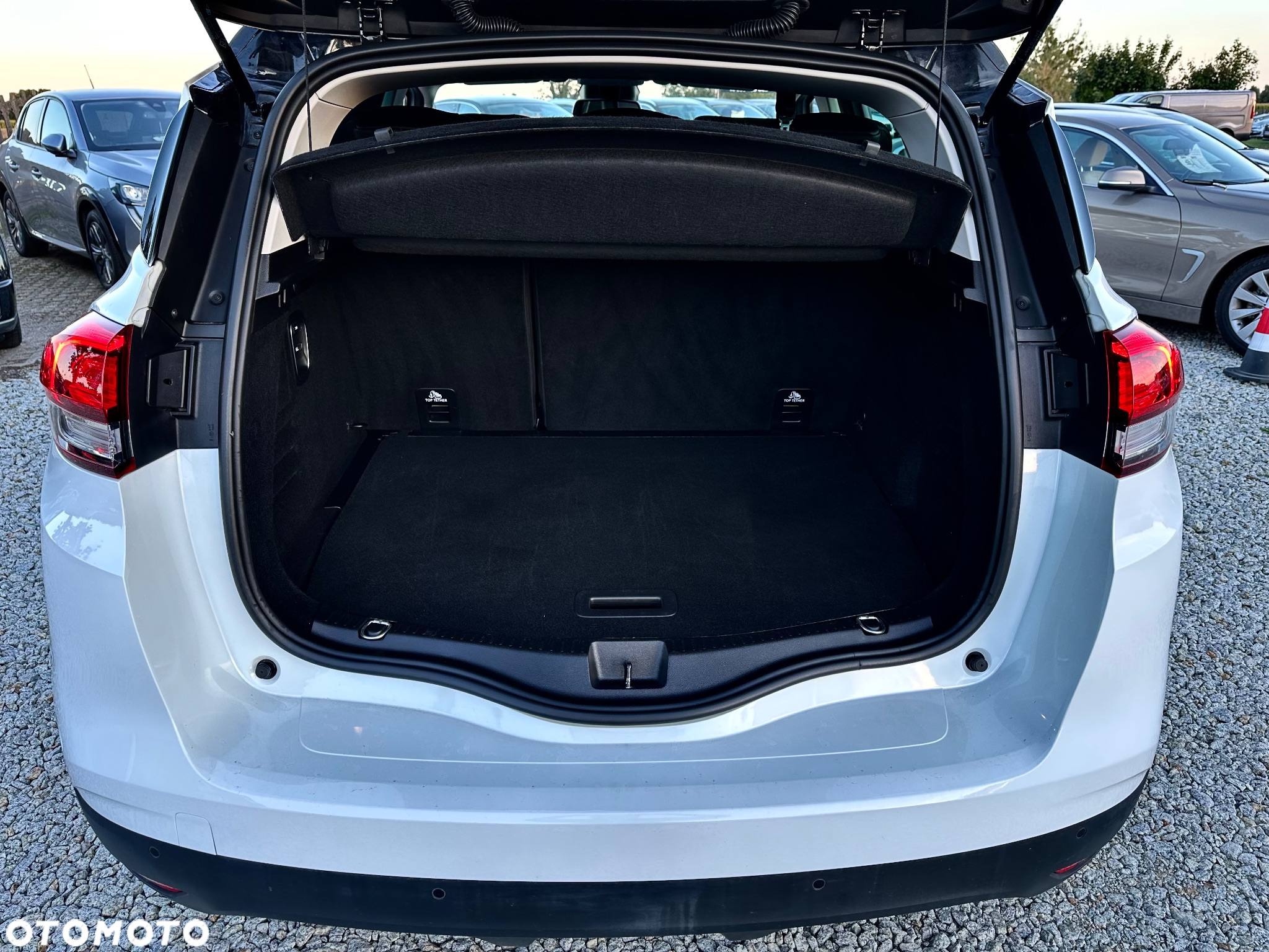 Renault Scenic ENERGY dCi 110 EDC BOSE EDITION - 23