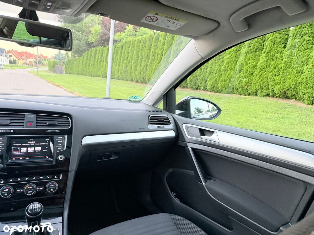 Volkswagen Golf - 14