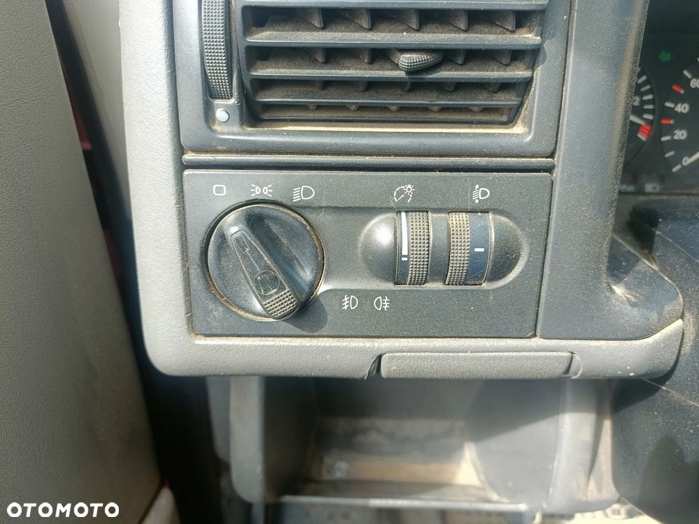 VOLKSWAGEN TRANSPORTER T4 90-04 1997 r. WŁĄCZNIK przełącznik świateł * - 1