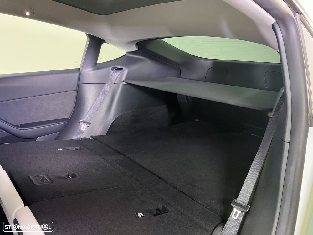 Tesla Model Y Long Range Tração Integral - 18