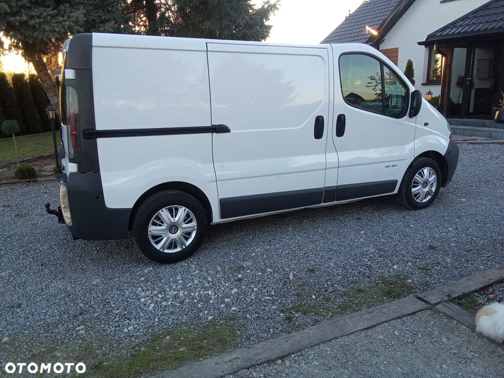 Renault Trafic - 15