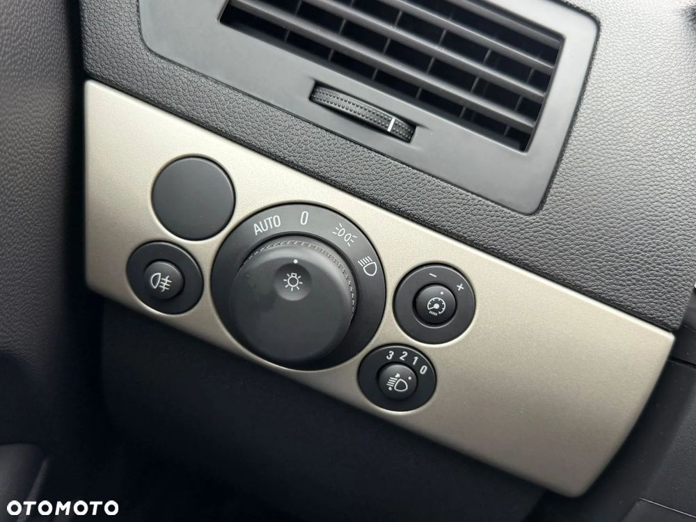 Opel Astra 1.4 Comfort / Cool - 26