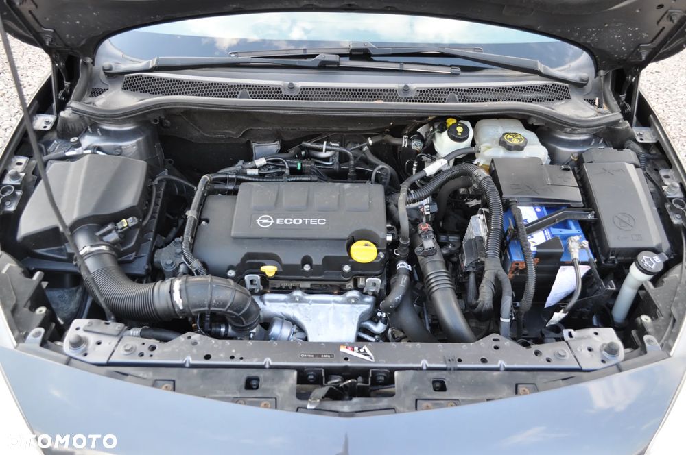 Opel Astra 1.4 Turbo 150 Jahre - 33