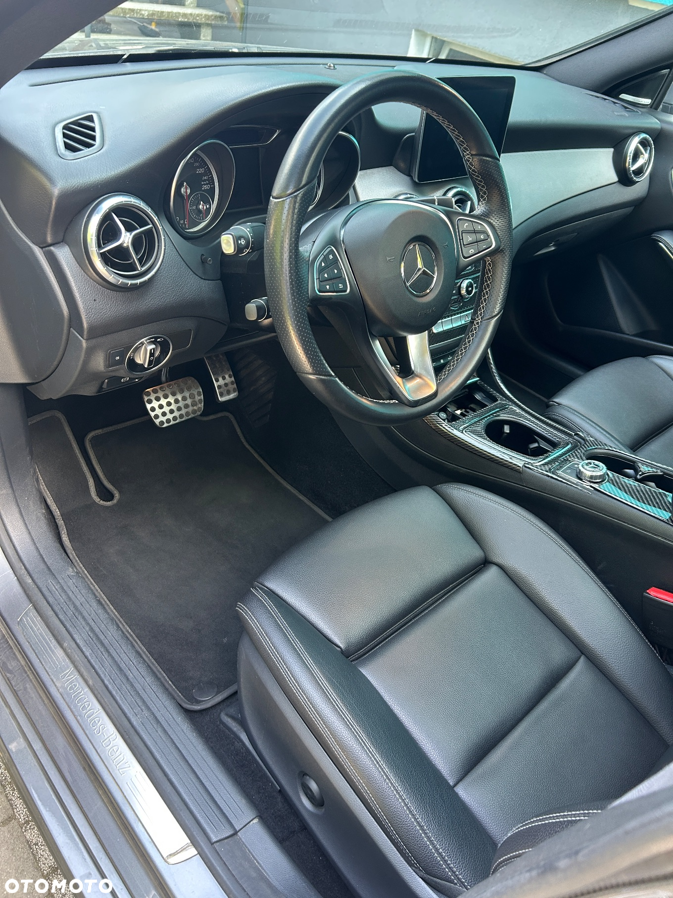 Mercedes-Benz CLA 250 7G-DCT - 11