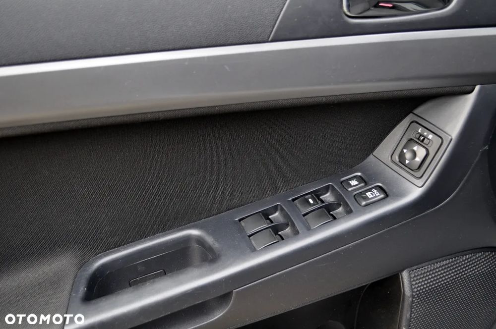 Mitsubishi Lancer 1.8 Inform LPG - 16