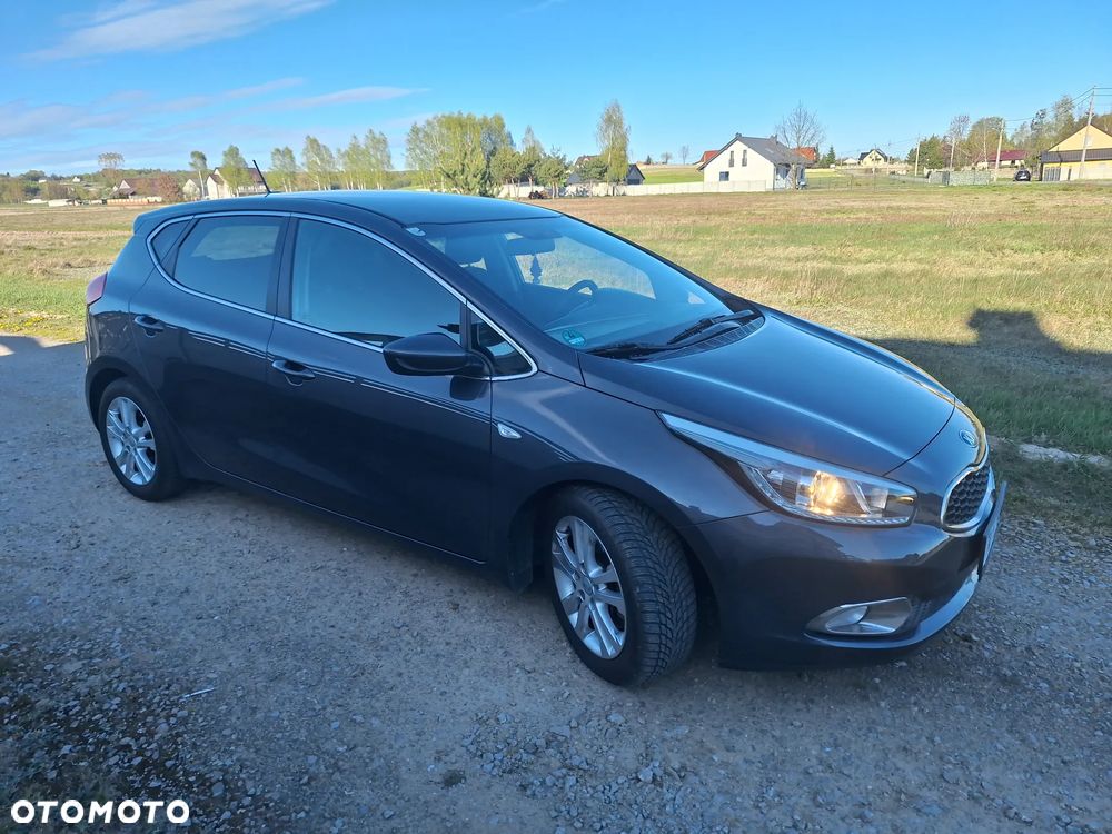 Kia Ceed - 8