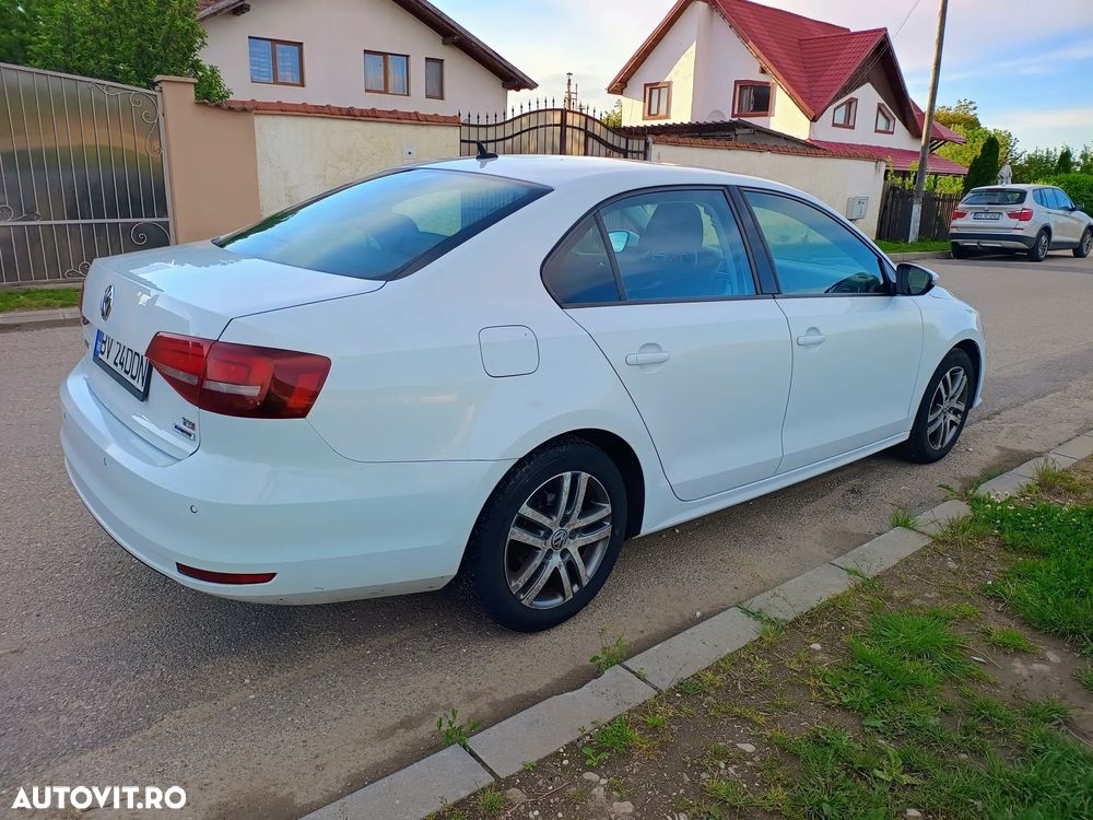 Volkswagen Jetta - 5