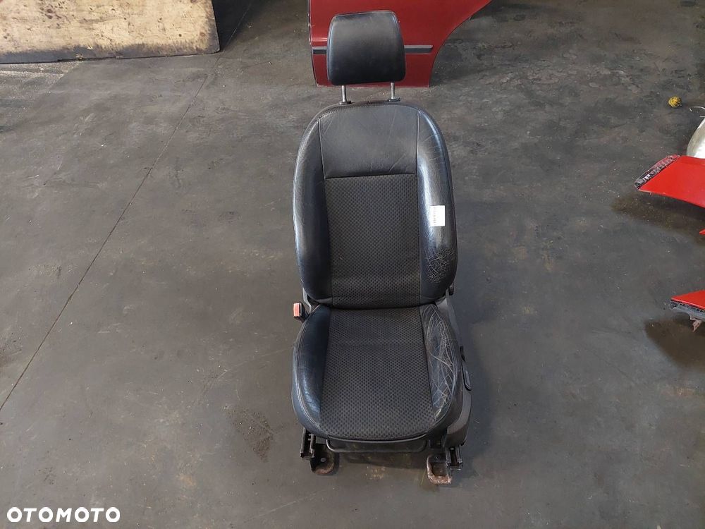 FOTEL LEWY PRZÓD FORD FOCUS MK2 PÓŁ SKÓRA 5D EU - 5