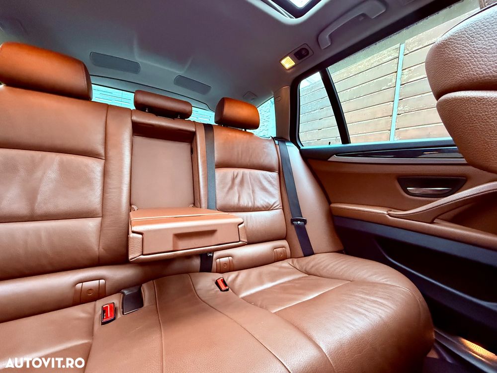 BMW Seria 5 520d Aut. Modern Line - 13