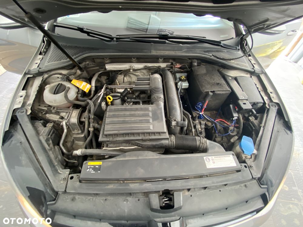 Volkswagen Golf - 5