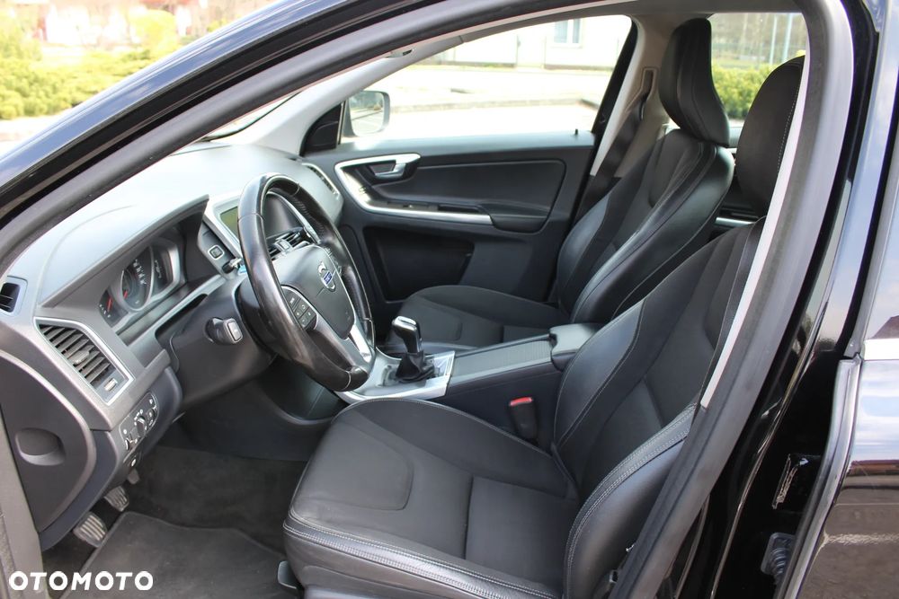 Volvo XC 60 D3 Momentum - 17