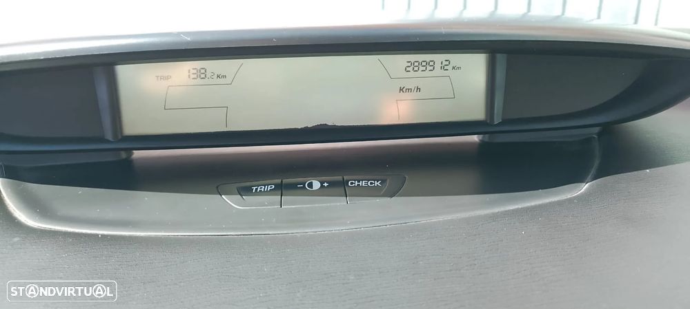 Citroën C4 1.6 HDi VTR Pack - 6