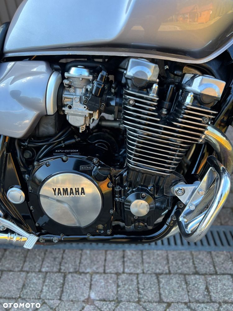 Yamaha XJR - 4