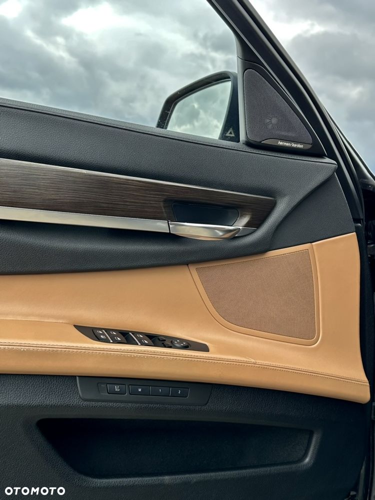 BMW Seria 7 750d xDrive - 24