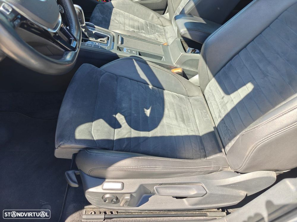 VW Passat Variant 2.0 TDI R-Line DSG - 8