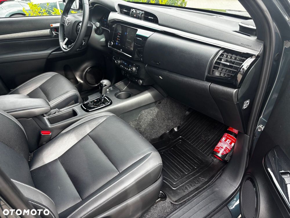 Toyota Hilux 2.8 D-4D mHEV Double Cab Invincible 4x4 - 23